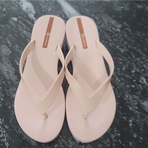 BRAND NEW IPANEMA WEDGE THONG WOMENS SANDALS